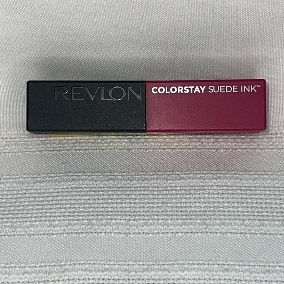 Revlon ColorStay Suede‎ Ink - 010 Tunnel Vision- 0.17 Oz NEW SEALED - Picture 1 of 3